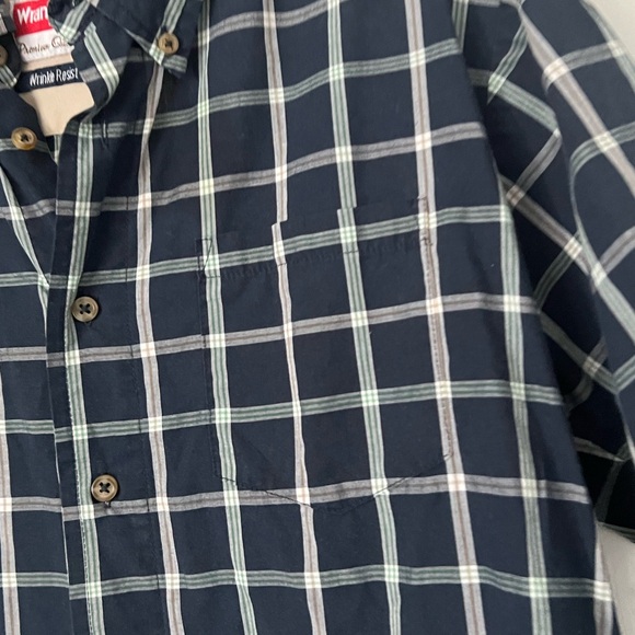 Wrangler | men’s dark blue plaid button down short sleeve shirt - M - Picture 5 of 7